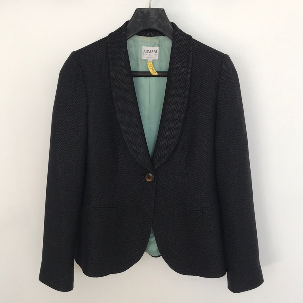 Gorgeous Armani Collezioni silk blazer